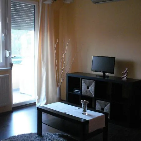 Napfurdo Apartman * Velence